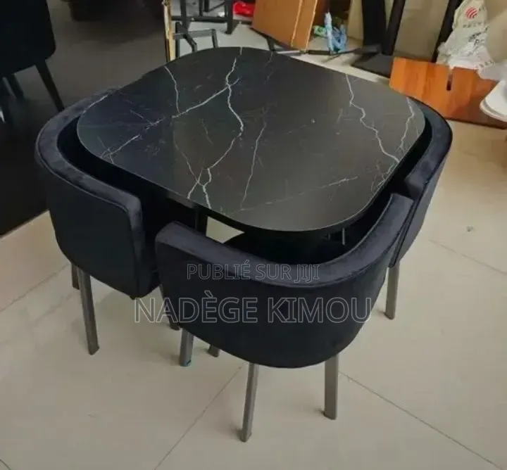 Table À Manger