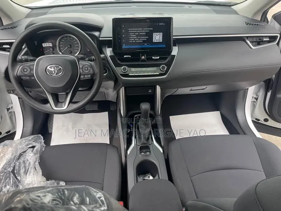 Nouveau Toyota Corolla 2026 Blanc cassé