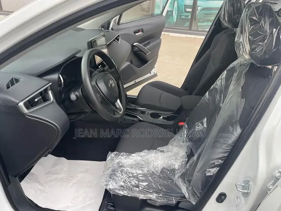 Nouveau Toyota Corolla 2026 Blanc cassé