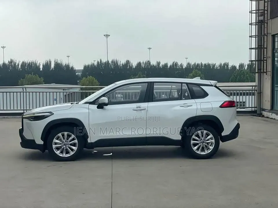 Nouveau Toyota Corolla 2026 Blanc cassé