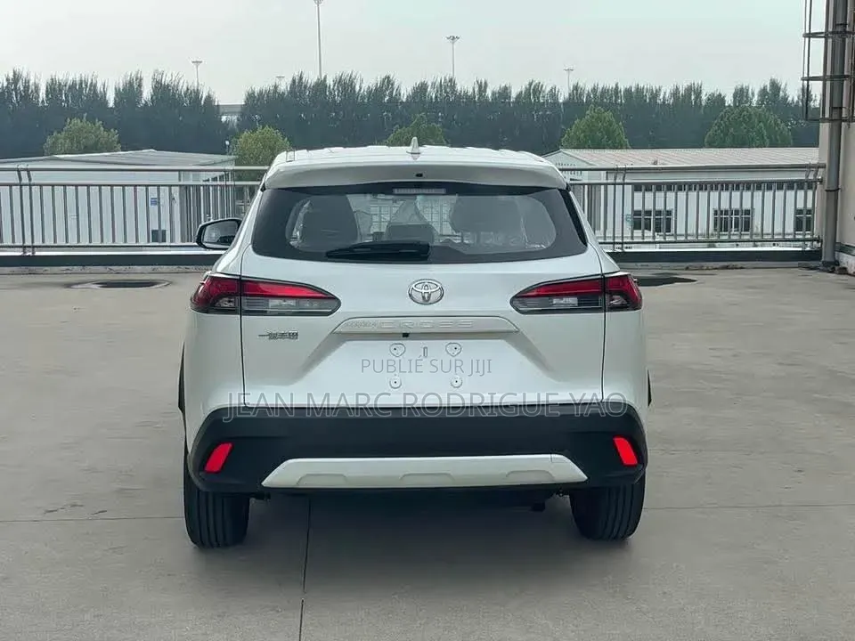 Nouveau Toyota Corolla 2026 Blanc cassé