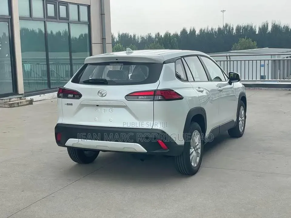 Nouveau Toyota Corolla 2026 Blanc cassé