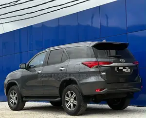 Toyota Fortuner 2025 Noir