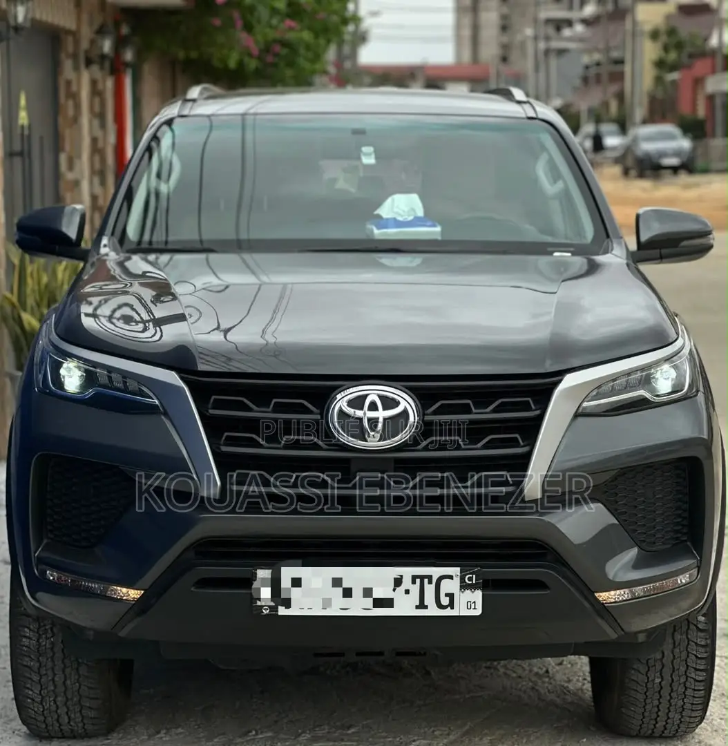 Toyota Fortuner 2025 Noir