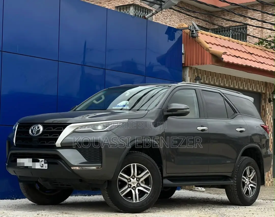 Toyota Fortuner 2025 Noir