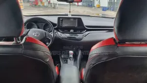Toyota C-HR XLE FWD Sport Utility (2.0L 4cyl 2AM) 2018 Bordeaux