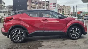 Toyota C-HR XLE FWD Sport Utility (2.0L 4cyl 2AM) 2018 Bordeaux