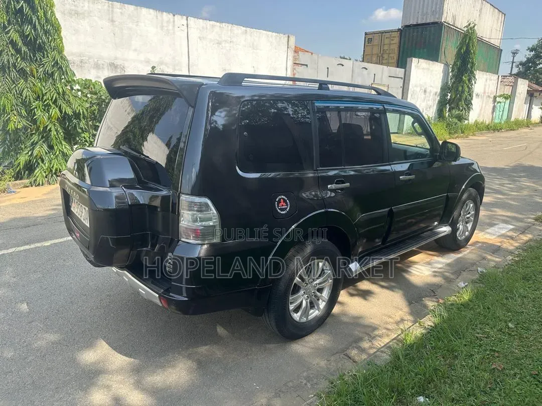 Mitsubishi Pajero 2025 Noir