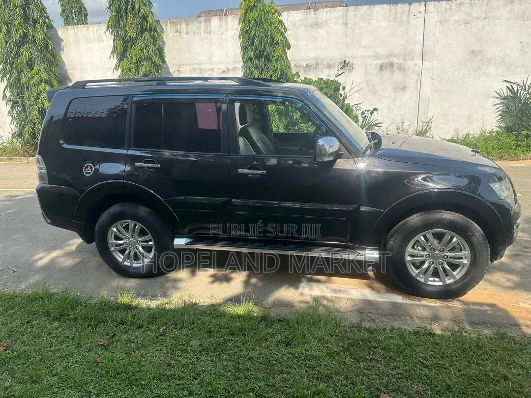 Mitsubishi Pajero 2025 Noir