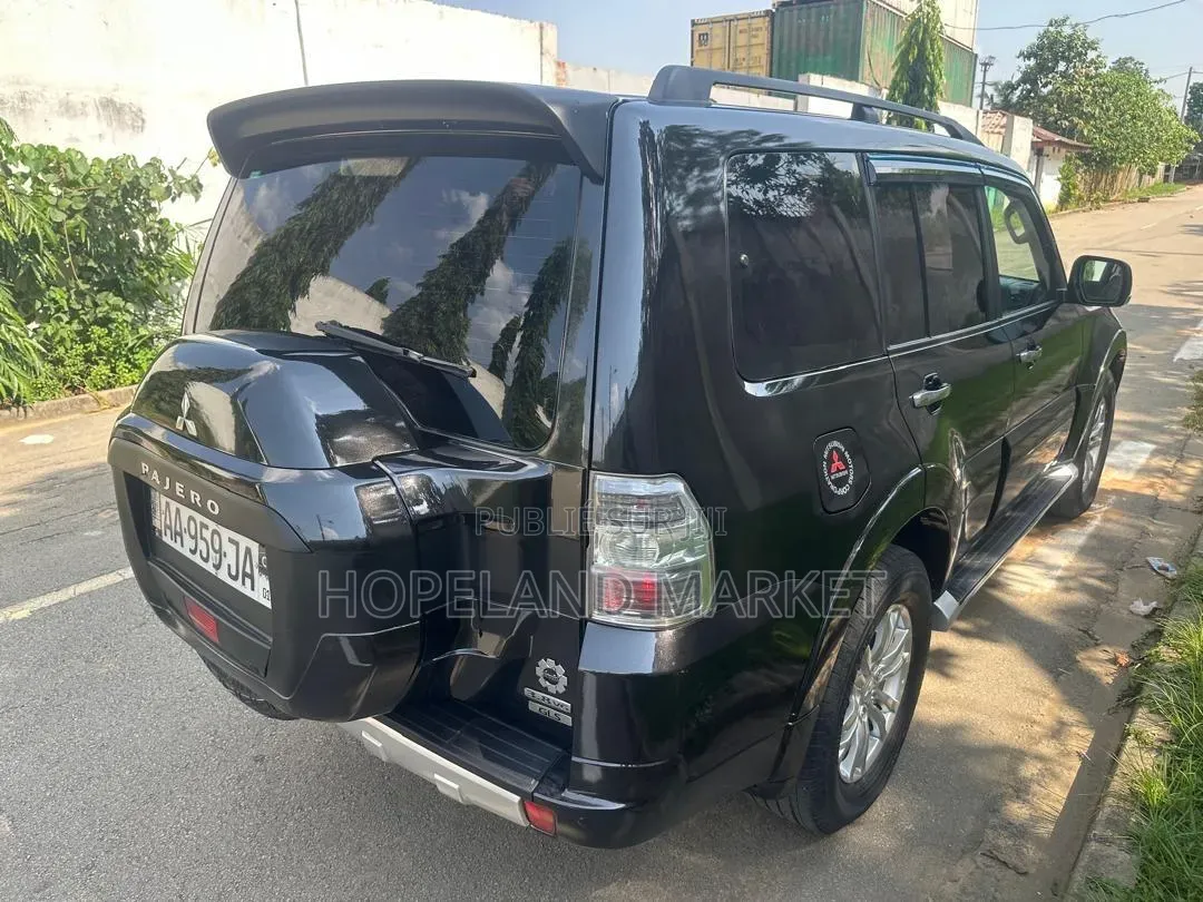 Mitsubishi Pajero 2025 Noir