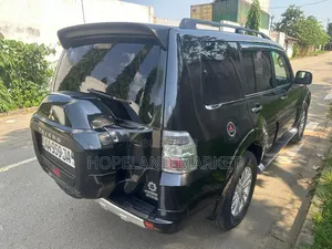 Mitsubishi Pajero 2025 Noir