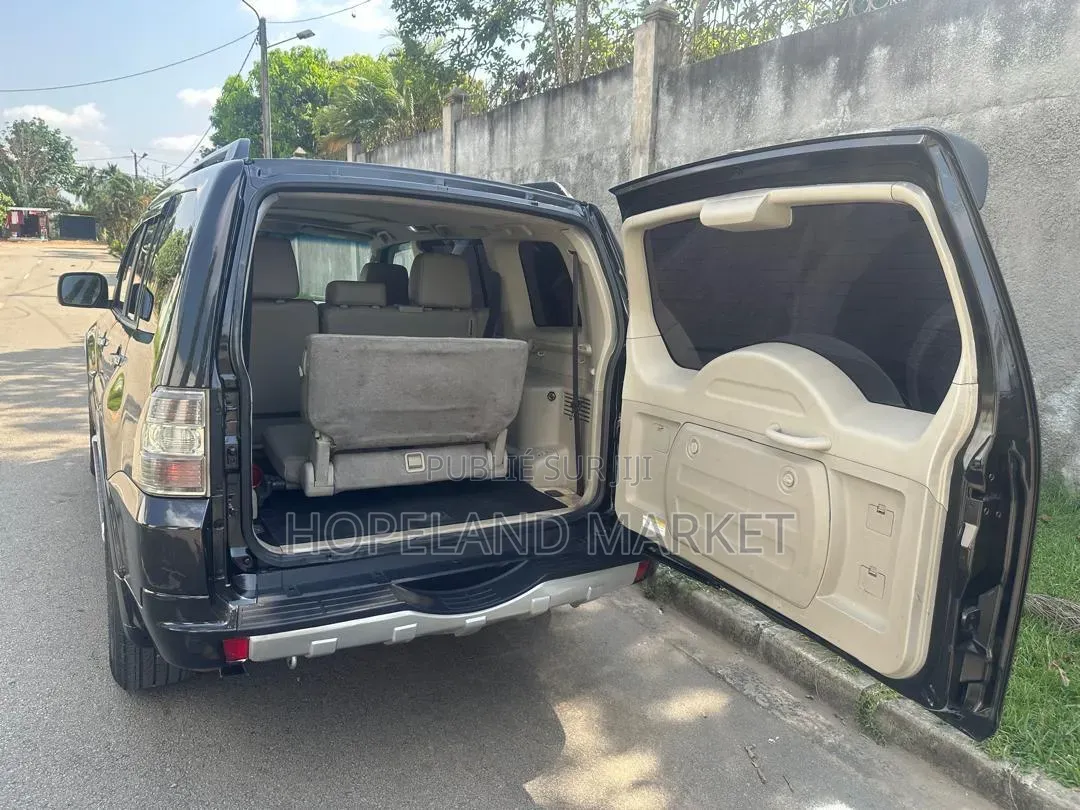 Mitsubishi Pajero 2025 Noir