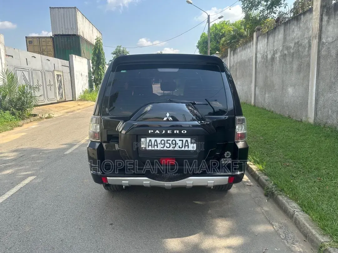 Mitsubishi Pajero 2025 Noir