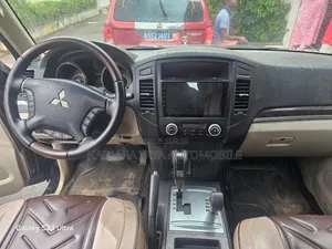 Mitsubishi Pajero 2012 Noir