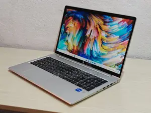 Ordinateur portable HP ProBook 450 G8 16GB Intel Core i5 SSD 512GB