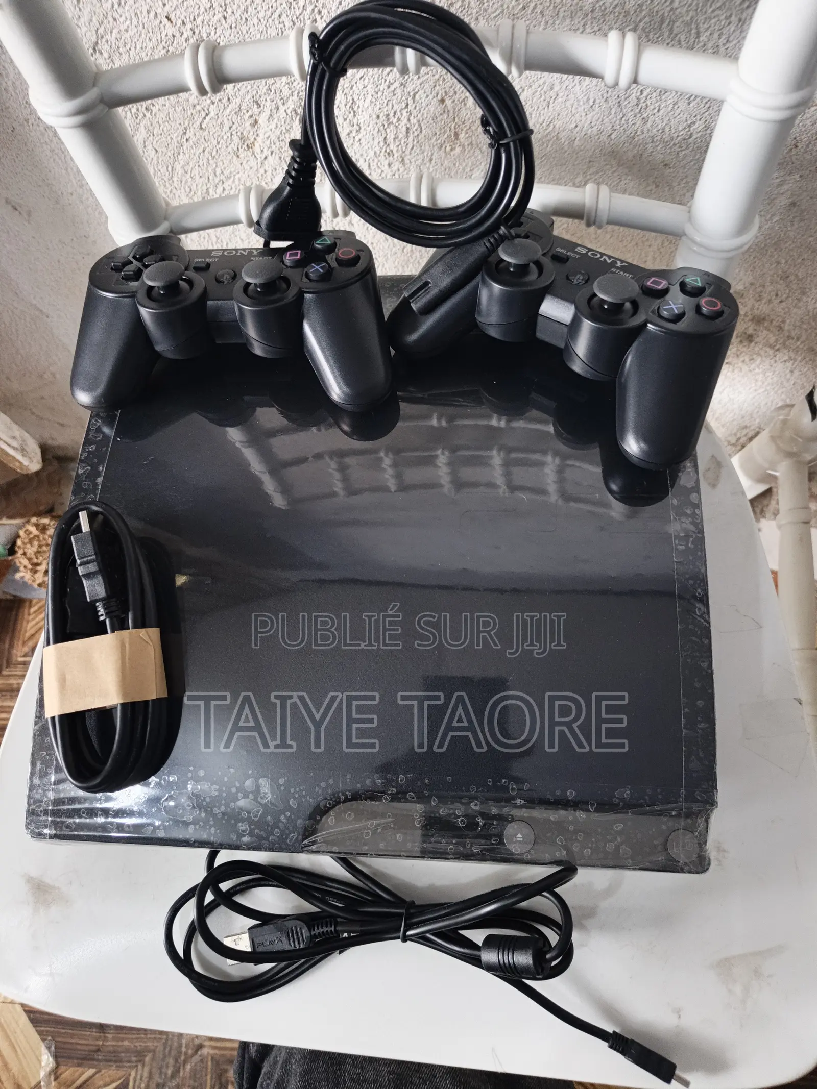 PS3 Slim Craque + 2 Manettes 30 Jeux