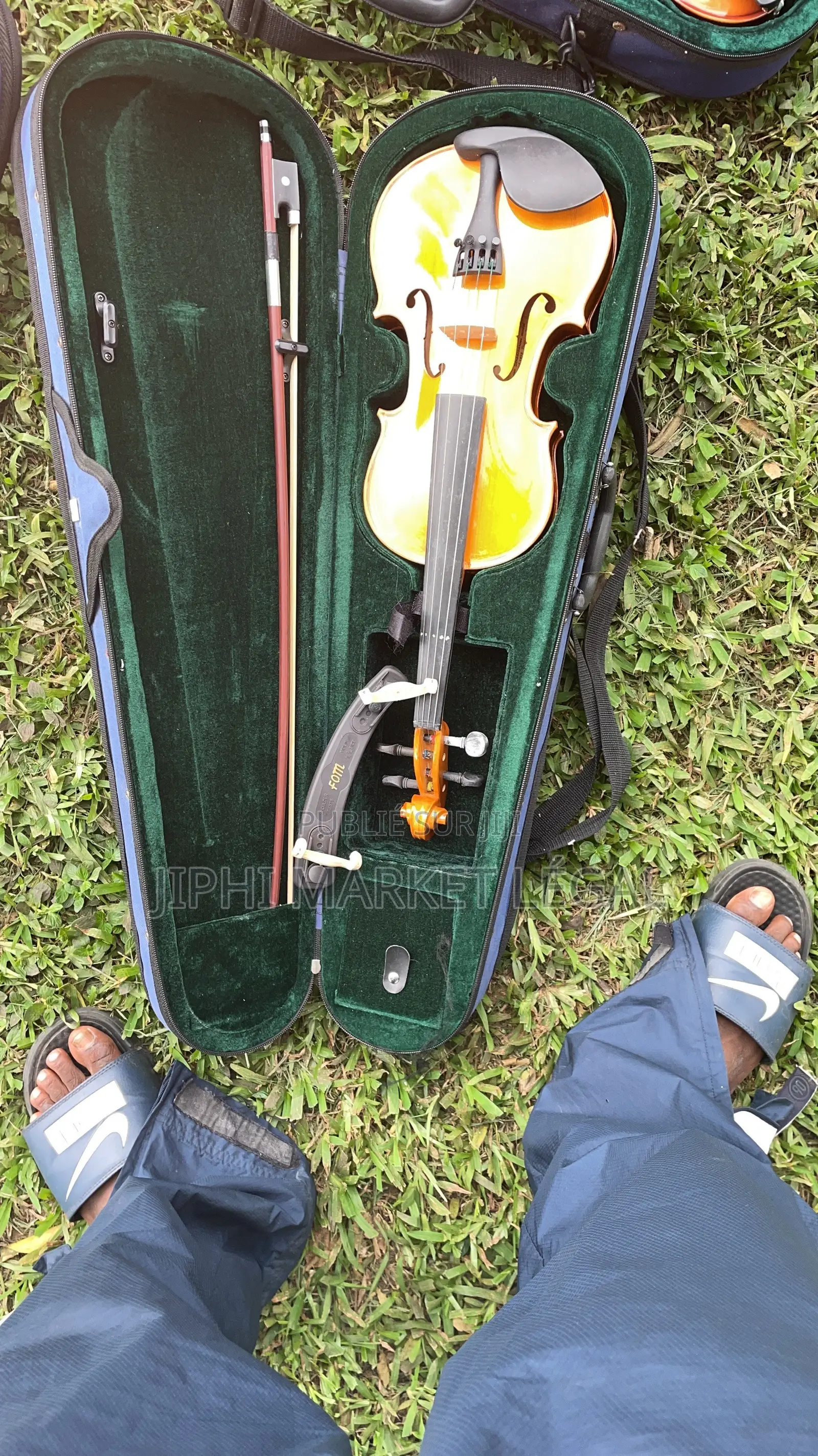 Violon ,Violoncelle Et Contrebasse