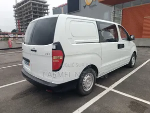 Hyundai H200 2020 Blanc