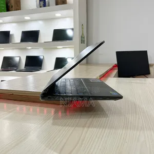 Nouveau Ordinateur portable MSI Cyborg 14 16GB Intel Core i5 SSD 512GB