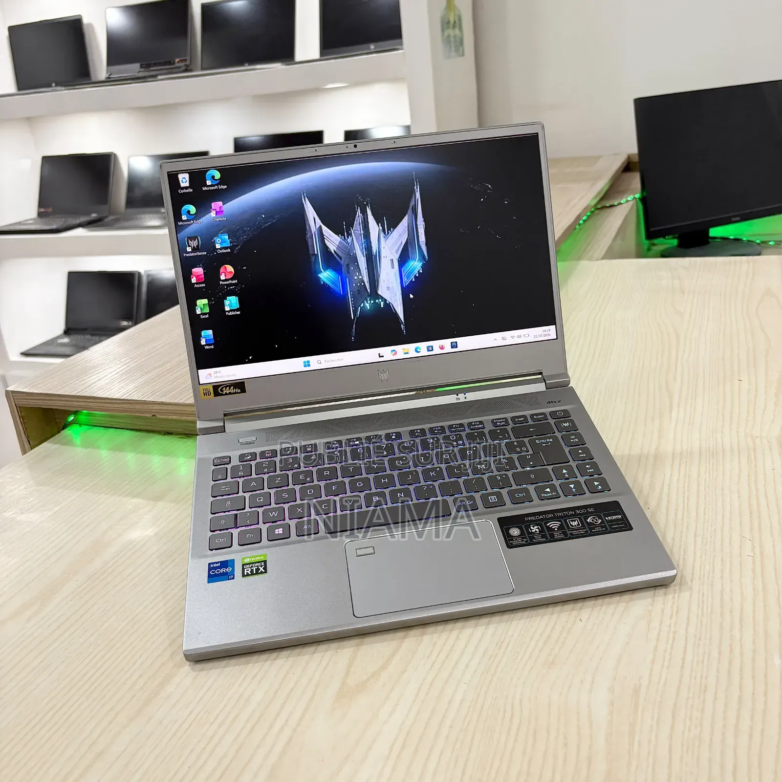 Nouveau Acer Predator Triton 14 AI 16GB Intel Core i7 SSD 512GB