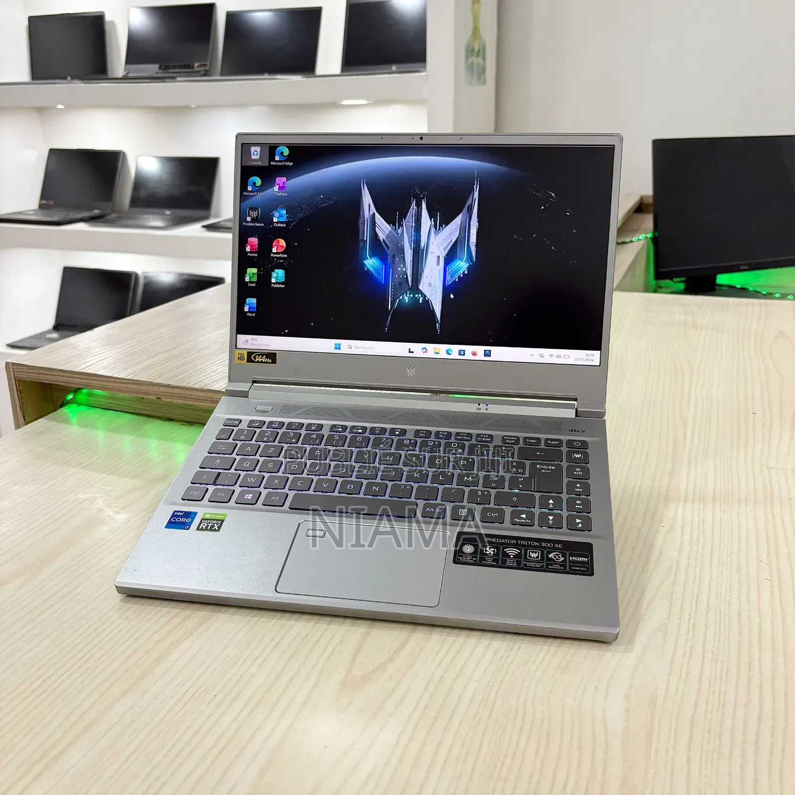 Nouveau Acer Predator Triton 14 AI 16GB Intel Core i7 SSD 512GB
