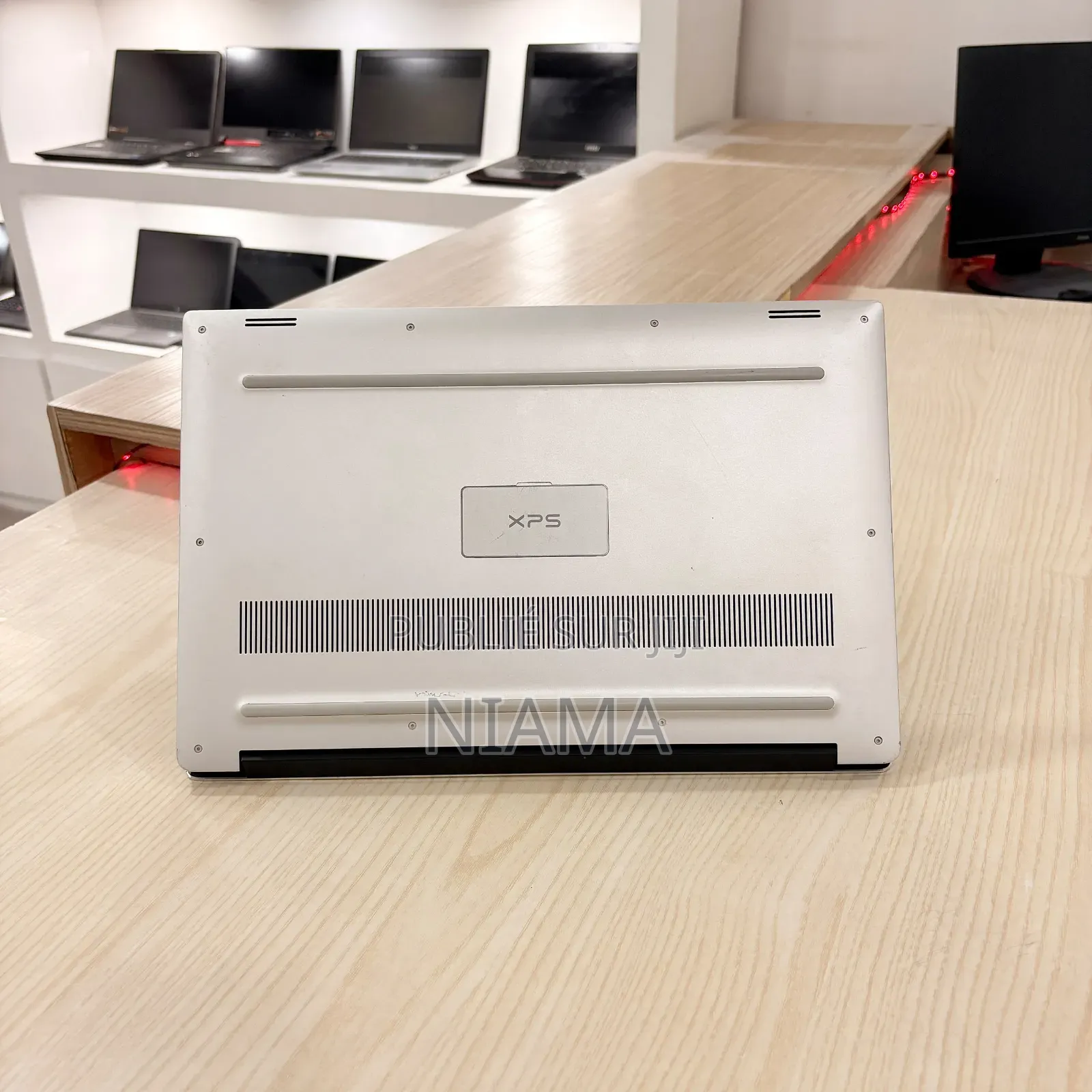 Nouveau Dell XPS 15 9570 16GB Intel Core i5 HDD+SSD 1T