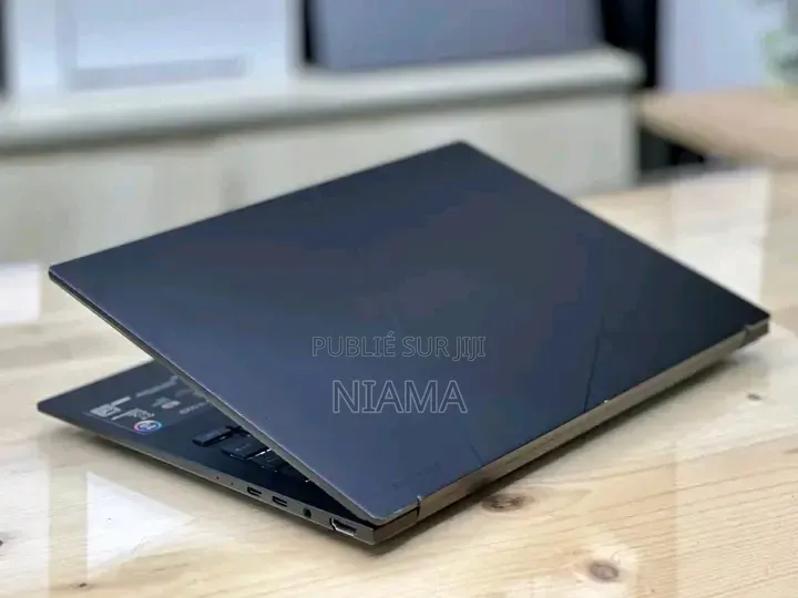 Nouveau Asus ZenBook Pro UX550VE 8GB Intel Core i5 SSD 256GB