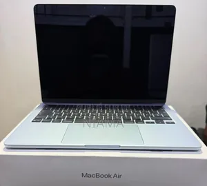 Nouveau Apple MacBook Air 2025 M4 16GB Apple M4 SSD 256GB