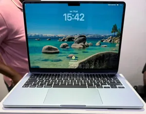 Nouveau Apple MacBook Air 2025 M4 16GB Apple M4 SSD 256GB