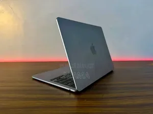 Nouveau Apple MacBook Pro 2023 M2 32GB Apple M2 SSD 512GB