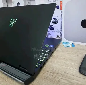 Nouveau Acer Predator Helios 18 PH18-71 32GB Intel Core i9 SSD 1T
