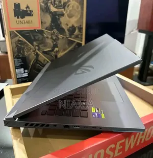 Nouveau Asus ROG Strix G16 32GB Intel Core i9 SSD 1T
