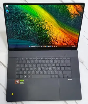 Nouveau Ordinateur portable Asus ProArt P16 64GB Intel Core i9 SSD 4T