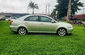 Toyota Avensis 2008 Gris