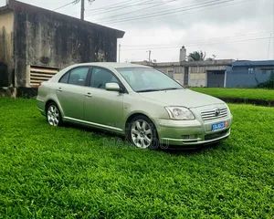 Toyota Avensis 2008 Gris