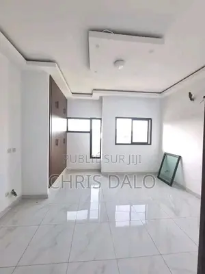 2chbre Appartement dans Djôlo Pierre, Cocody à Louer