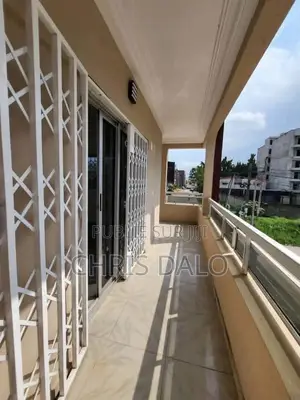2chbre Appartement dans Djôlo Pierre, Cocody à Louer
