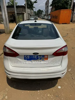 Ford Fiesta 2015 Blanc