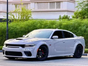 Nouveau Dodge Chargeur 2025 Blanc cassé