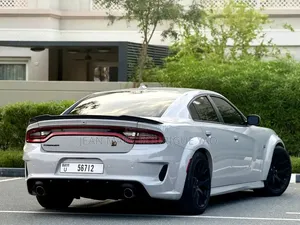 Nouveau Dodge Chargeur 2025 Blanc cassé