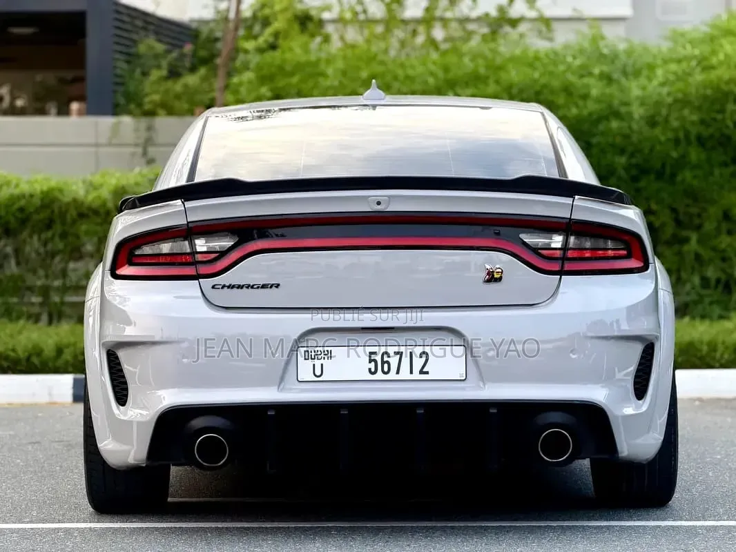 Nouveau Dodge Chargeur 2025 Blanc cassé