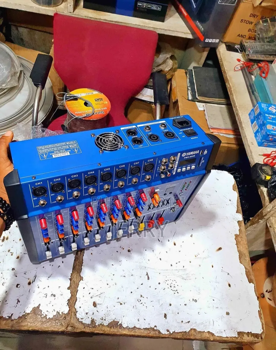 Mixer Amplifier 8 Pistes