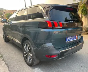 Peugeot 5008 2018 Bleu