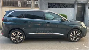 Peugeot 5008 2018 Bleu