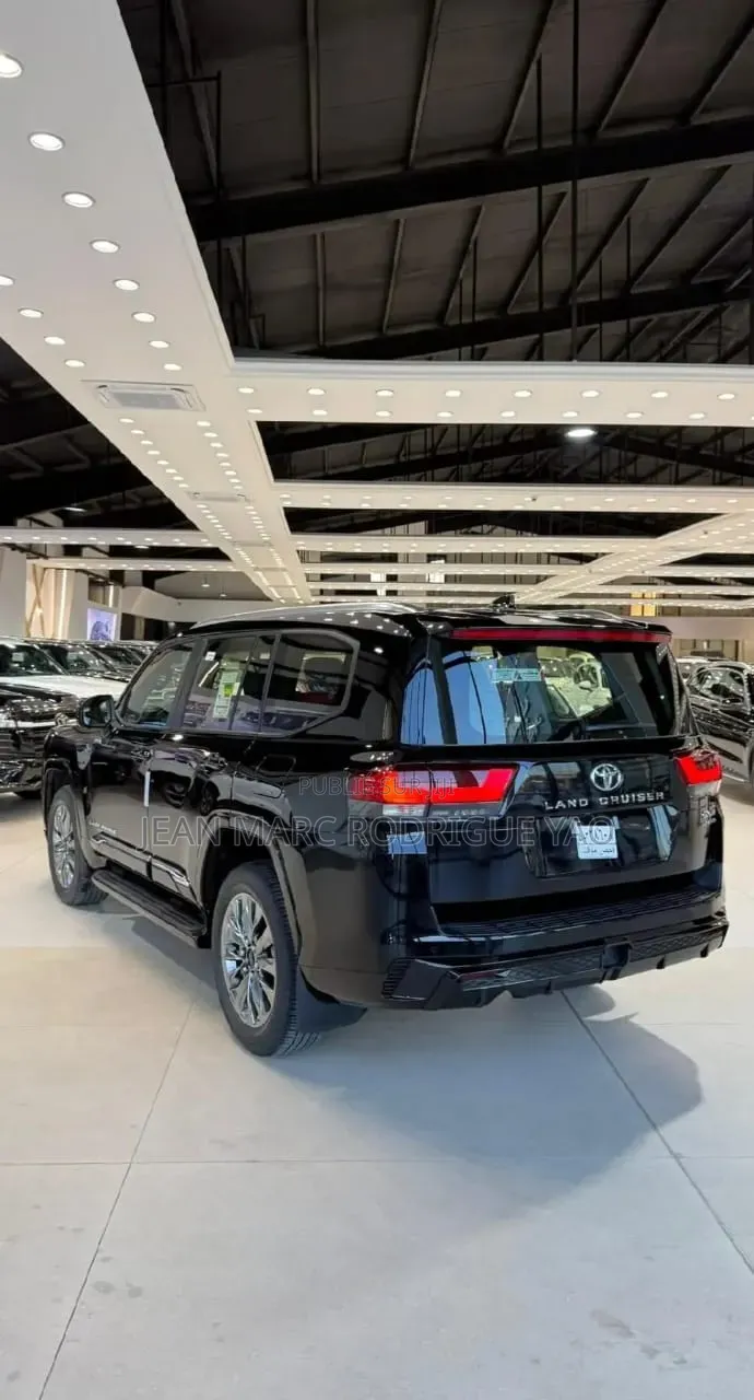 Nouveau Toyota Land Cruiser 2025 Noir