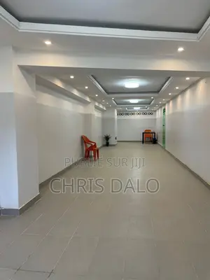 3chbre Appartement dans Dalo Davy, Cocody à Louer