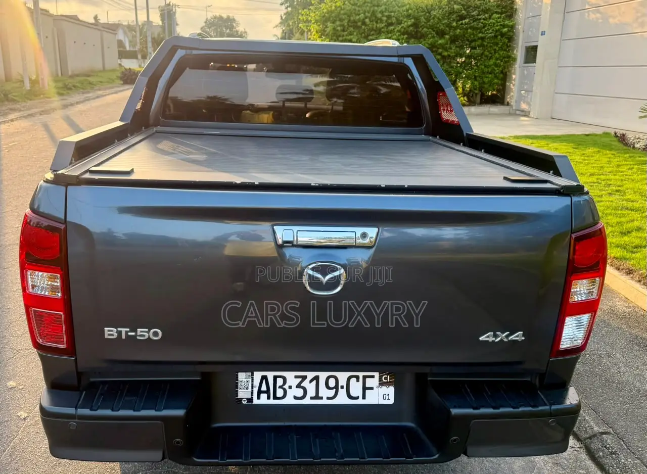 Mazda BT-50 2023 Argenté
