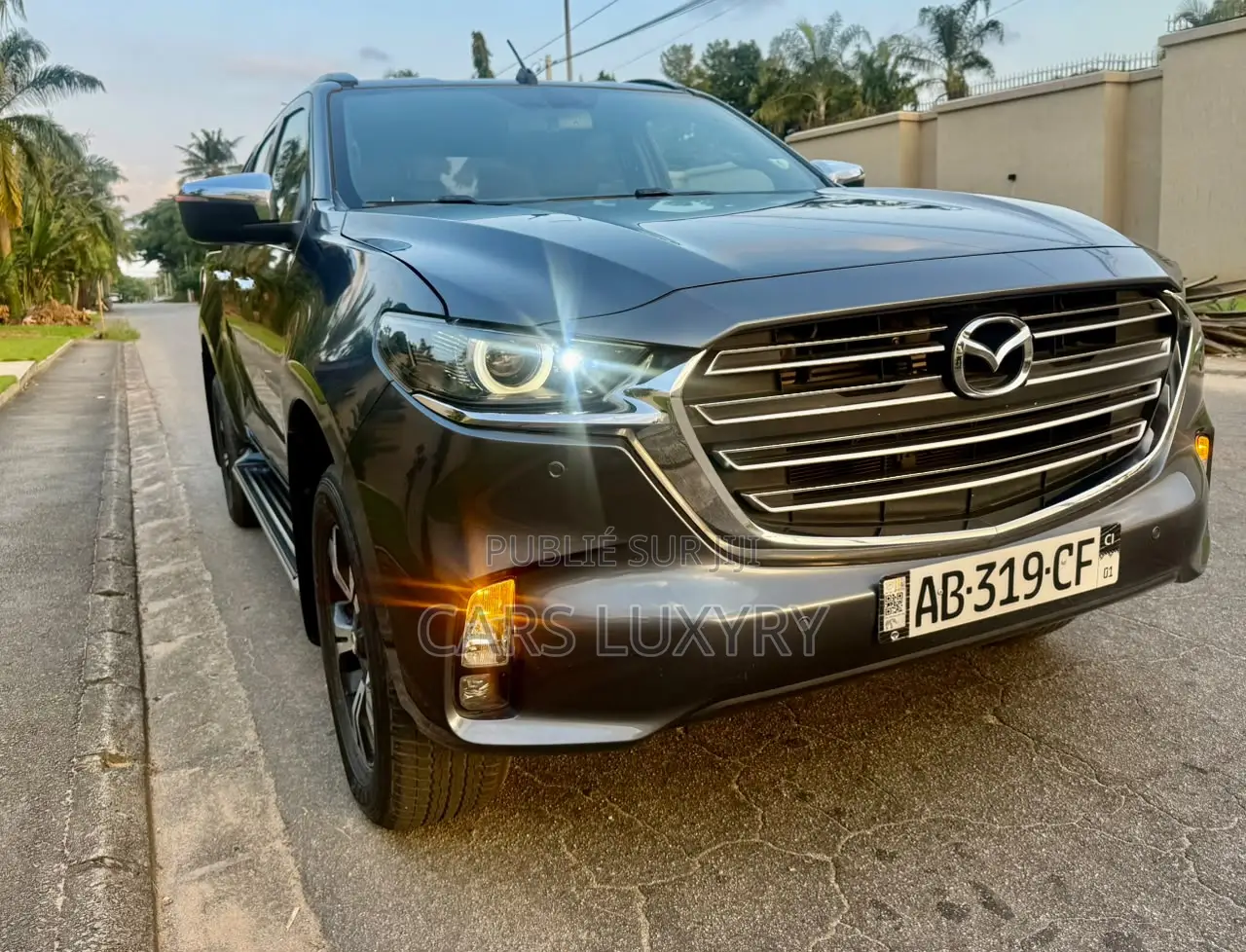 Mazda BT-50 2023 Argenté