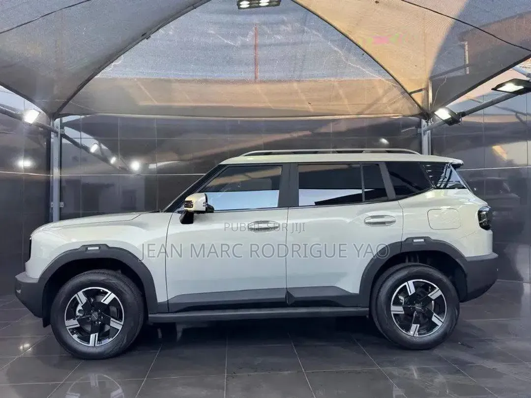 Nouveau Jetour T1 2025 Blanc cassé