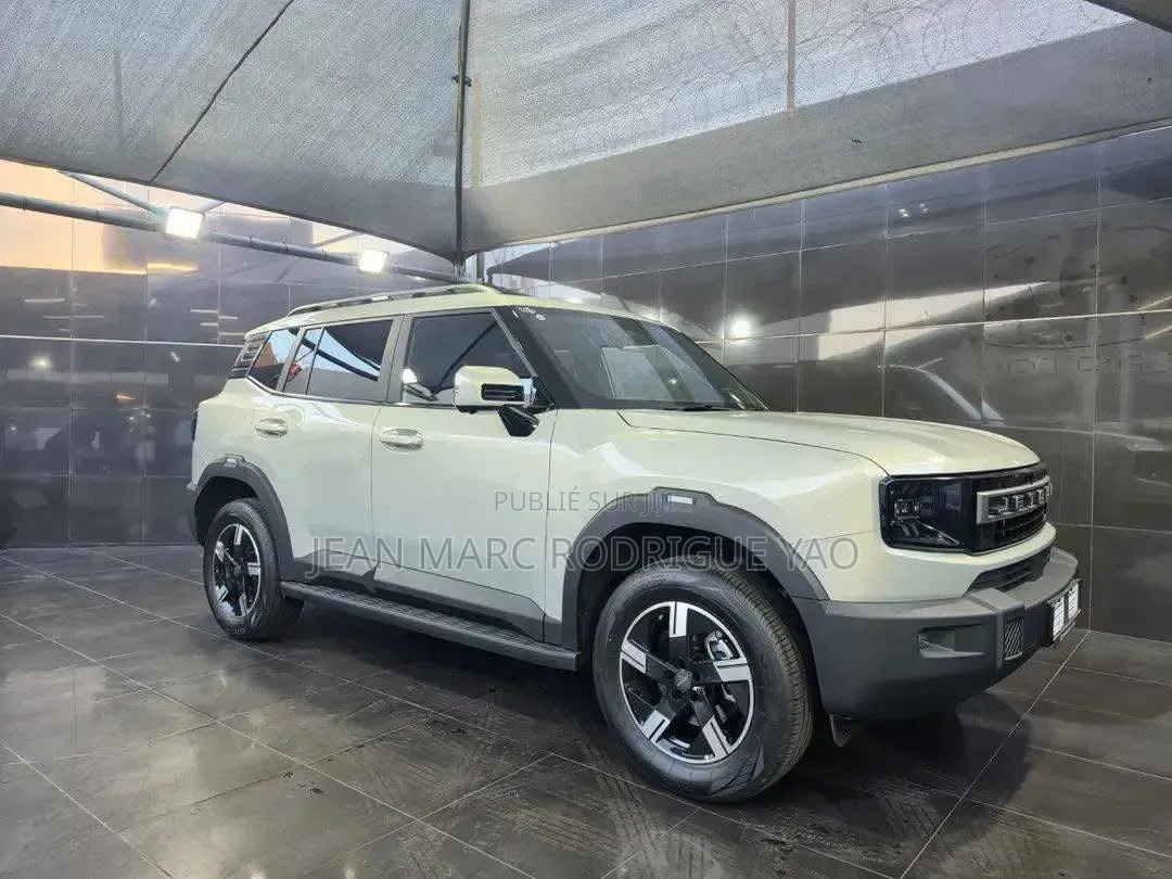 Nouveau Jetour T1 2025 Blanc cassé